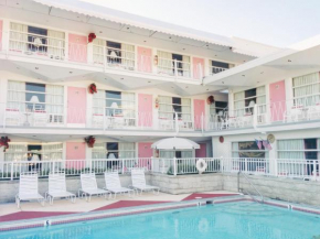 Гостиница Pink Champagne Motel  Вилвуд